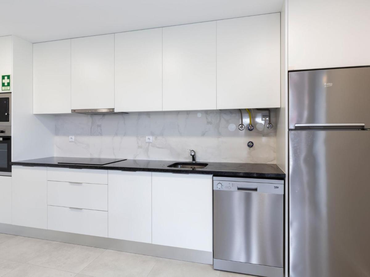 Beautiful Apartment In S O Martinho Do Porto With Balcony ساو مارتينهو دو بورتو المظهر الخارجي الصورة