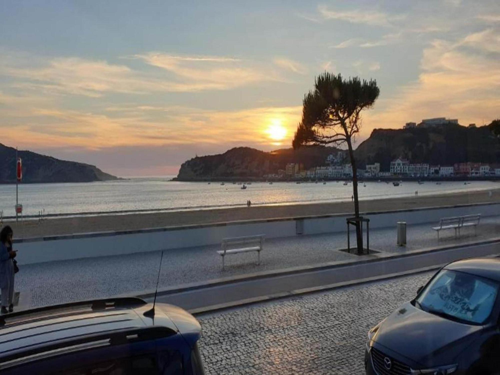 Beautiful Apartment In S O Martinho Do Porto With Balcony ساو مارتينهو دو بورتو المظهر الخارجي الصورة