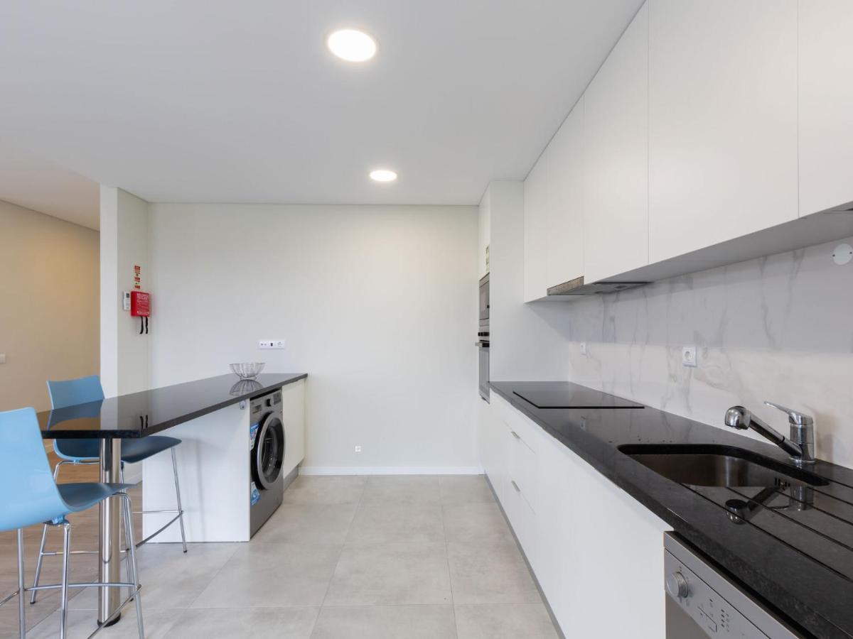 Beautiful Apartment In S O Martinho Do Porto With Balcony ساو مارتينهو دو بورتو المظهر الخارجي الصورة