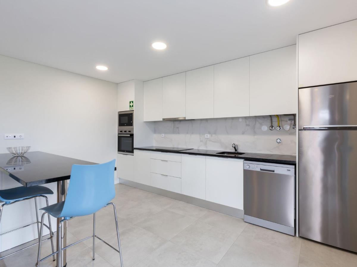 Beautiful Apartment In S O Martinho Do Porto With Balcony ساو مارتينهو دو بورتو المظهر الخارجي الصورة