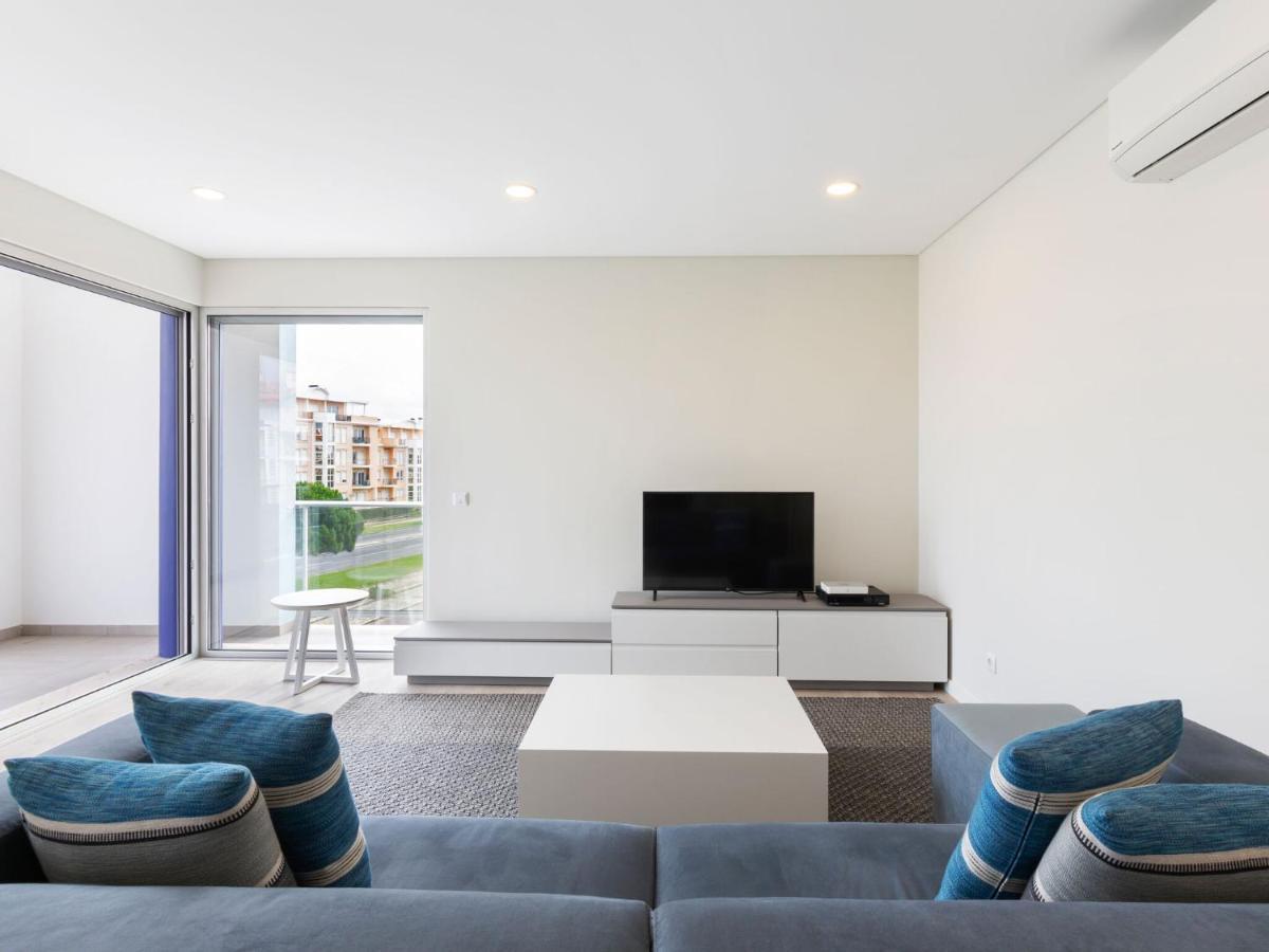 Beautiful Apartment In S O Martinho Do Porto With Balcony ساو مارتينهو دو بورتو المظهر الخارجي الصورة