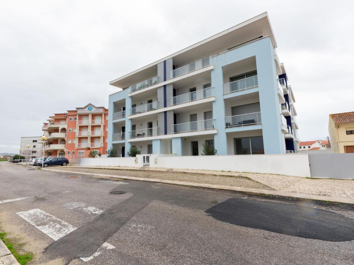 Beautiful Apartment In S O Martinho Do Porto With Balcony ساو مارتينهو دو بورتو المظهر الخارجي الصورة